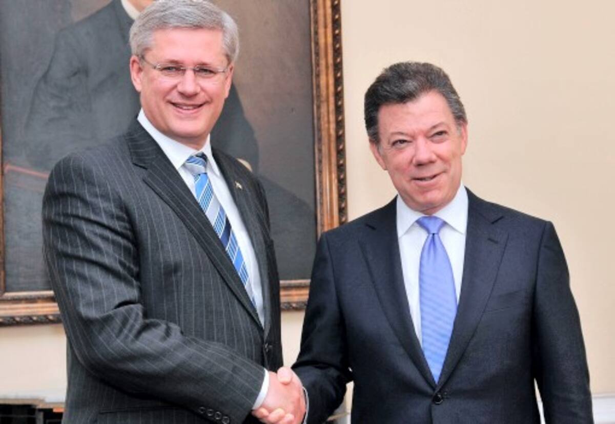 El TLC Colombia-Canadá tomó vuelto tras la visita de Stephen Harper, primer ministro de ese país, al presidente de Colombia Juan Manuel Santos. PRENSA PRESIDENCIA
