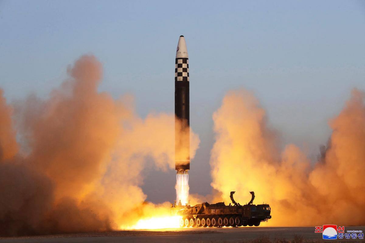 Norcorea lanzó misil balístico al mar: Surcorea
