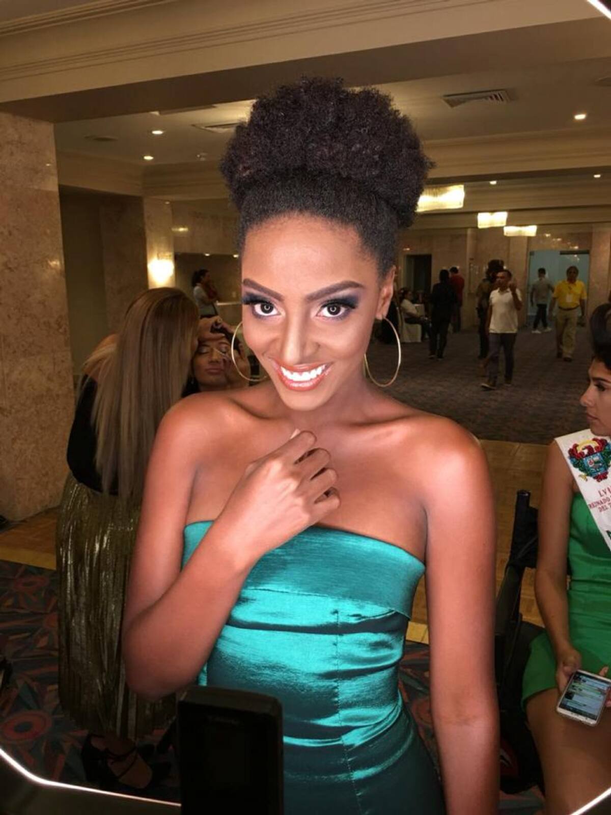 Teresa Asprilla, vestida y maquillada por el diseñador cartagenero Jossie González. CORTESÍA.