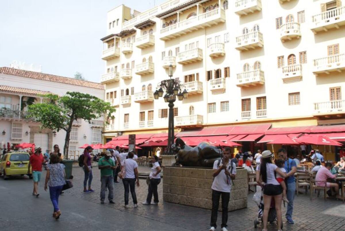 Las ventas informales estaban controladas en la plaza Santo Domingo. LUIS APARICIO