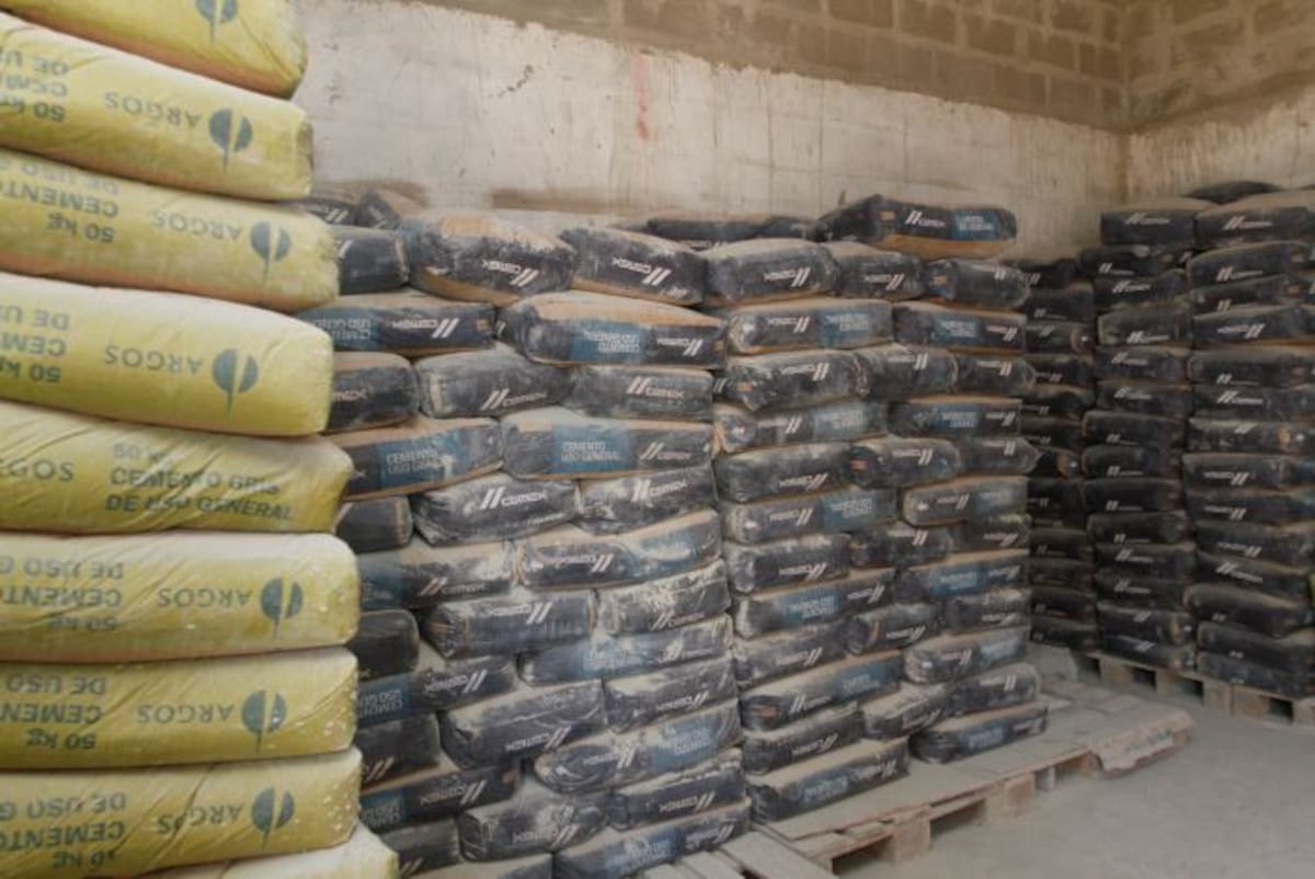Argos y Cemex, dos de los competidores del mercado de cemento gris en Cartagena. JULIO CASTAÑO - EL UNIVERSAL