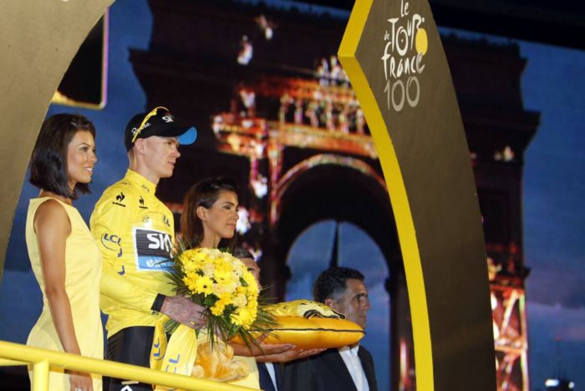 Christopher Froome celebra su conquista en el Tour de Francia. AFP