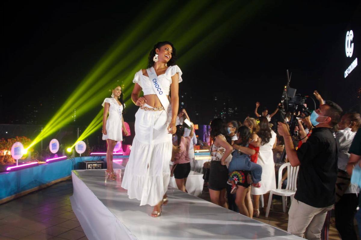 Fotos: las reinas nacionales se lucen en el Caribe Plaza