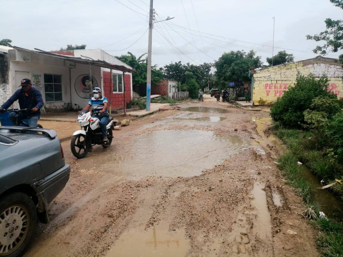 Calle en la vereda de Tierrabaja. //ÓSCAR DÍAZ ACOSTA - EL UNIVERSAL
