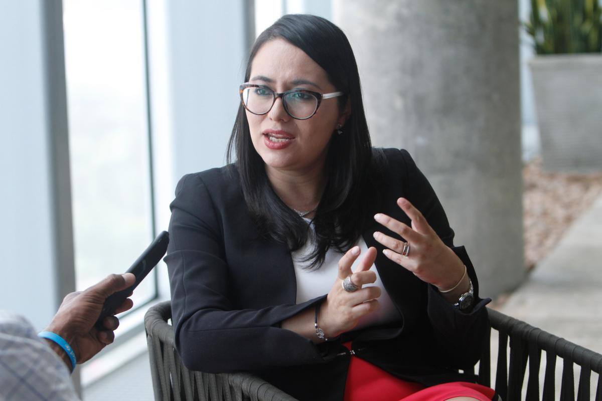 Una ecuatoriana, la gerente más joven de un banco central de América del Sur