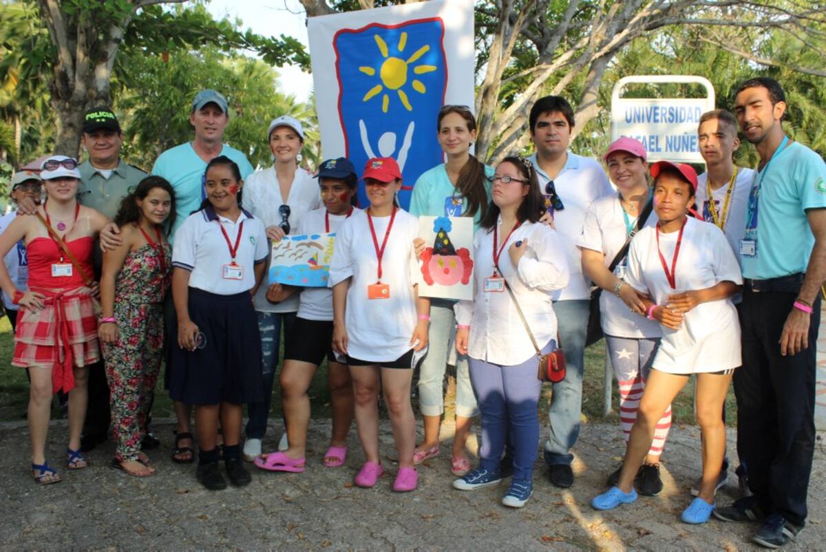 En el parque Apolo los niños de Fides plasmaron todo su talento por medio de la pintura. CORTESÍA