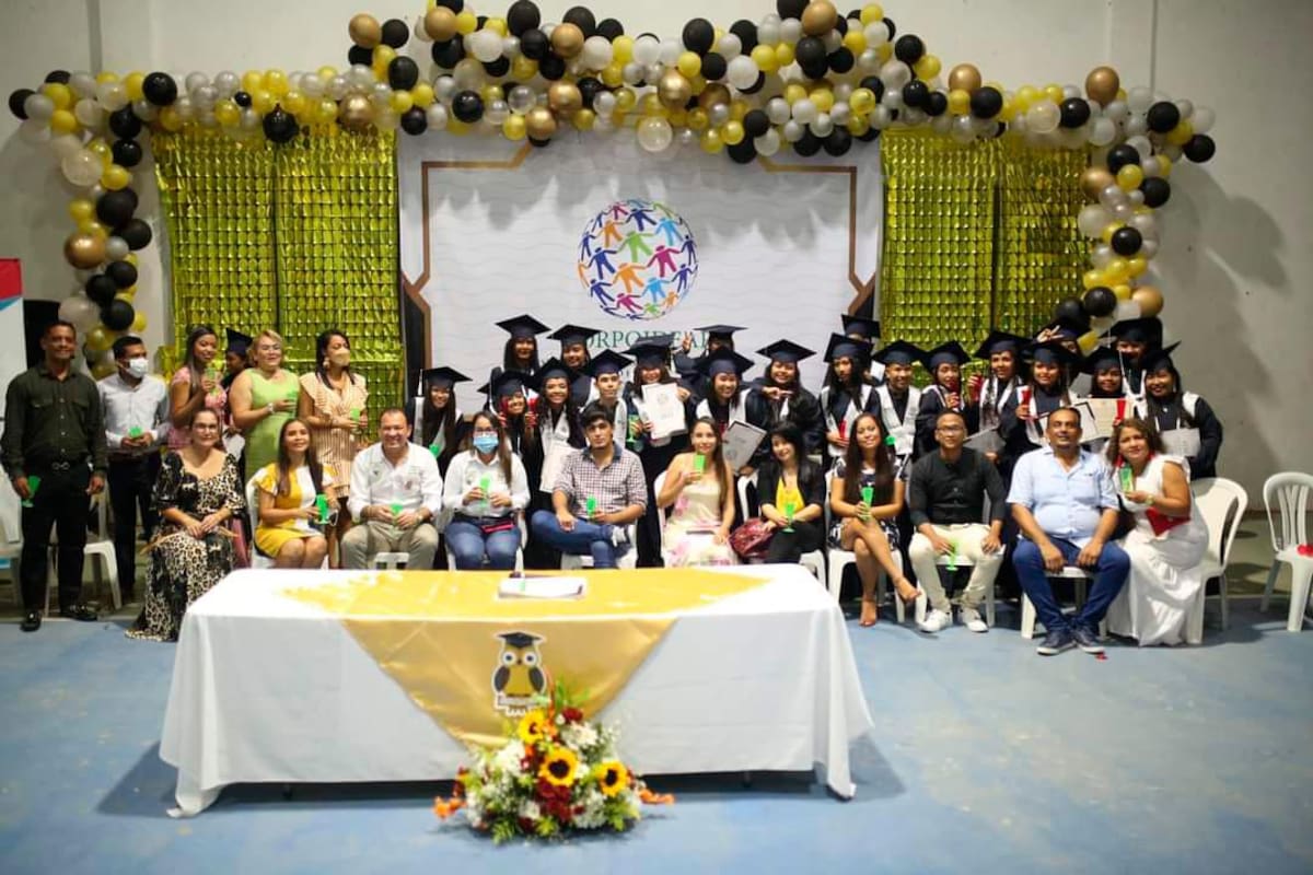 Arjona: jóvenes en riesgo se gradúan de carreras técnicas