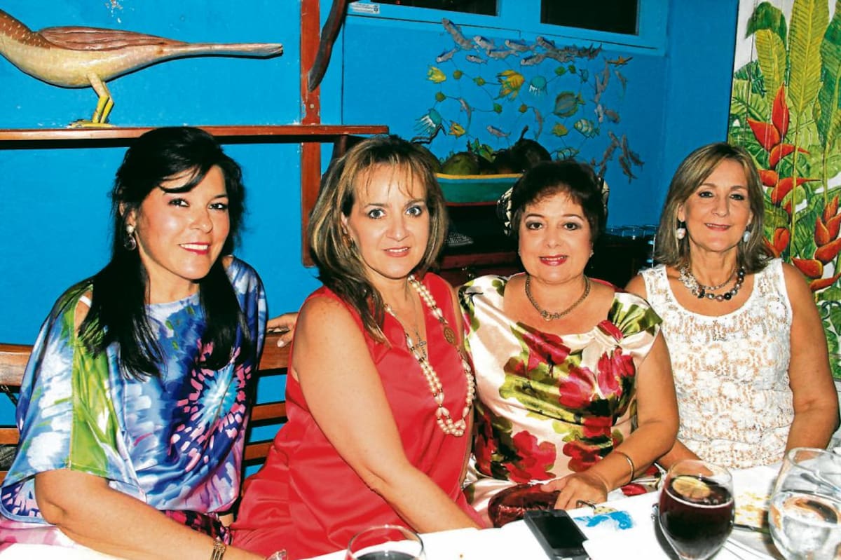 Olivia Sanín, Lucelena García, Margarita De Brigard y Sonia García.
