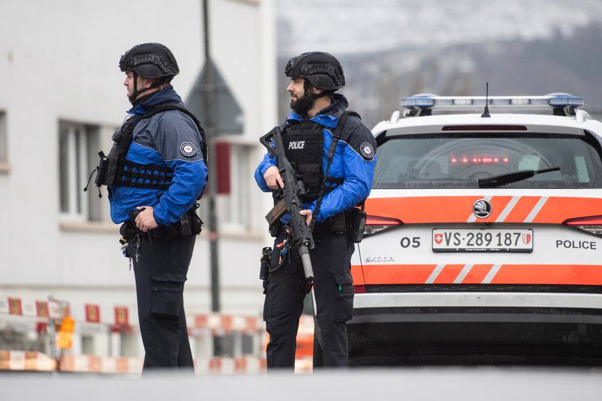 Hombre armado mata a dos personas y hiere a otra en la ciudad suiza de Sion