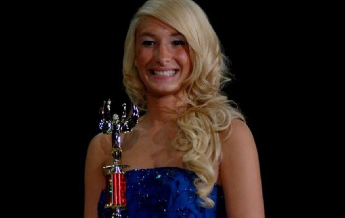 Así se veía Ashton Colby antes de transformarse en hombre. Instagram.com/citylightslover.