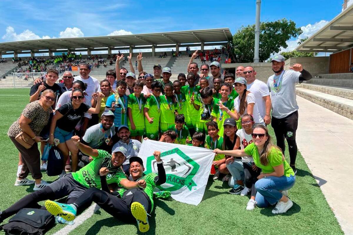 Los Cracks se lucen y son campeones en el Festigol Cup en Barranquilla