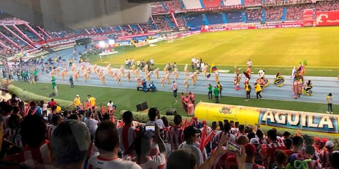 Ambiente carnavalero en el previo del partido Junior y Pasto
