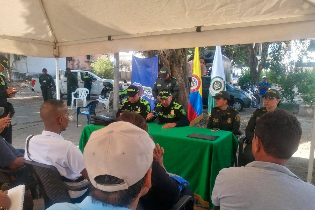 Con apoyo de su emisora, Policía acoge sugerencias de comunidades en Cartagena