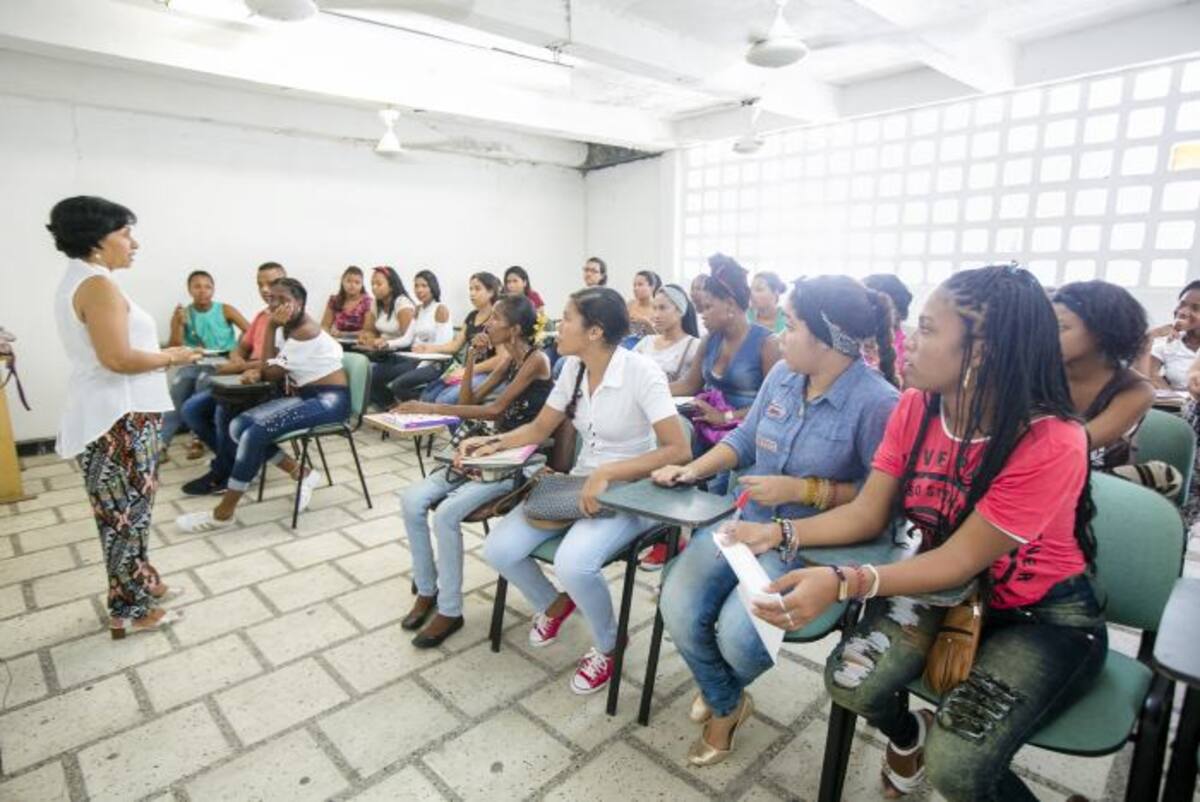 El 2 de mayo iniciaron las clases en IAFIC.