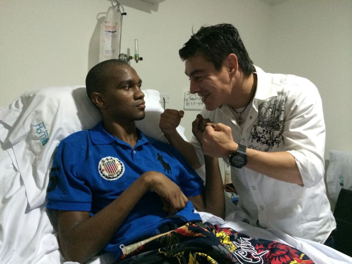 Hace 17 meses, el mexicano Jorge ‘El Travieso’ Arce visitó a José Carmona para pedirle perdón por el desenlace del combate que le cambiaría la vida al cartagenero para siempre. ARCHIVO