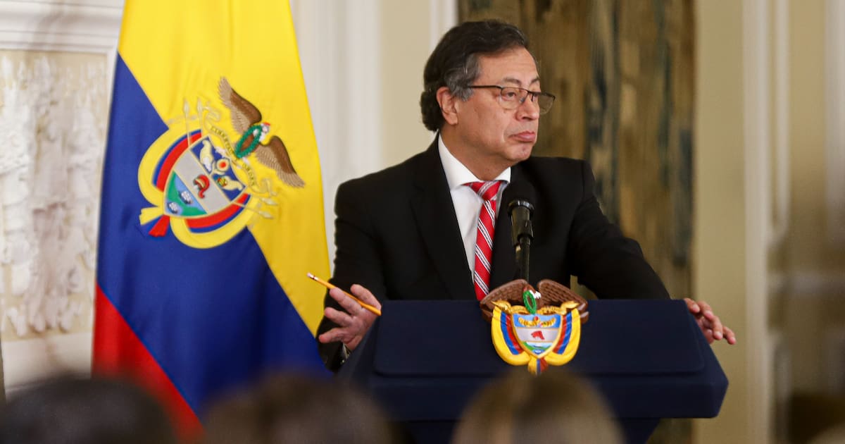 Petro insiste en convocar constituyente y promete recoger firmas tras elecciones