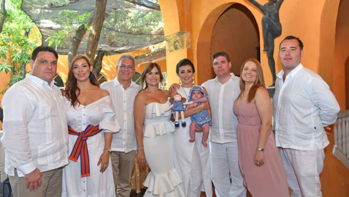 Ramón Expósito Vélez, Adelita López, José Castillo, Claudia Expósito, Karol Navas, Germán Expósito, Cenith Carmona y Jesús Navas. CORTESÍA
