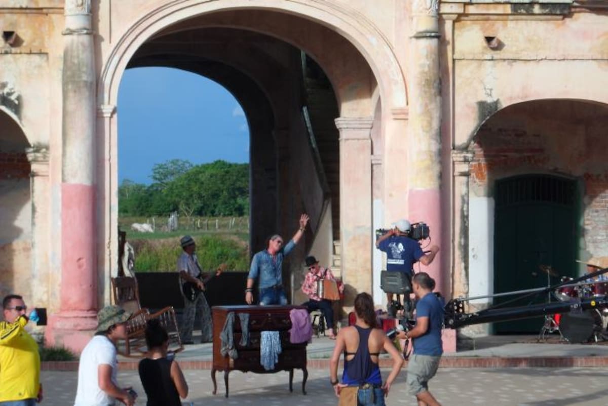 Carlos Vives siempre es bien recibido en Mompox. Luis Alfredo Domínguez Hasbún -Cortesía -