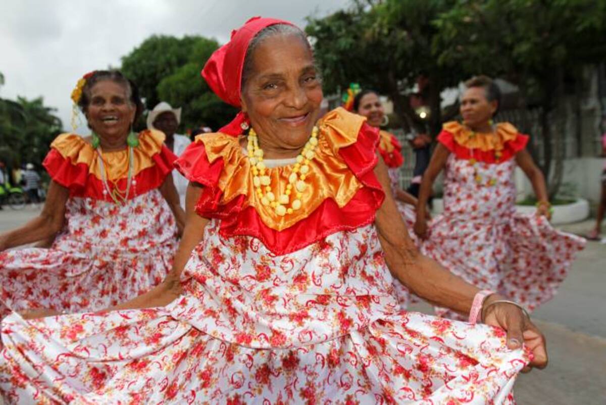 El desfile recorrió el sector conocido como Contadora hasta llegar al barrio de Las Gaviotas, para rematar en el estadio de softbol de ese barrio. AROLDO MESTRE, EL UNIVERSAL