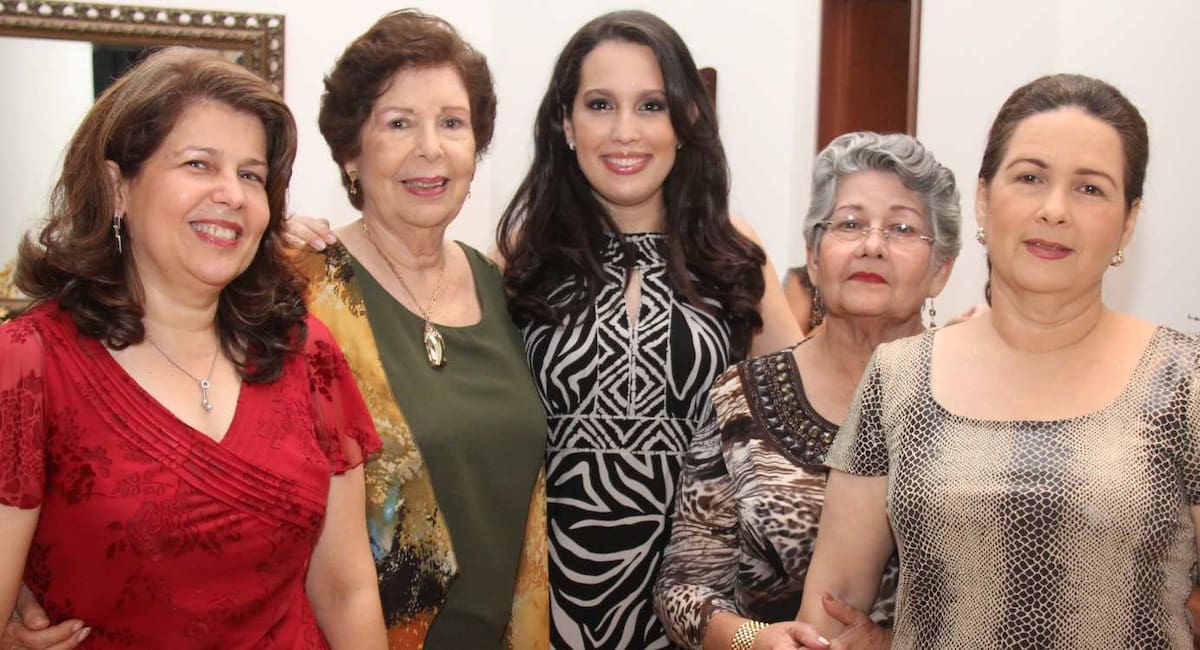 Beatriz Eugenia Cavelier, Beatriz de Cavelier, María Margarita Emiliani, Iris de Gómez y Amelia Gómez.