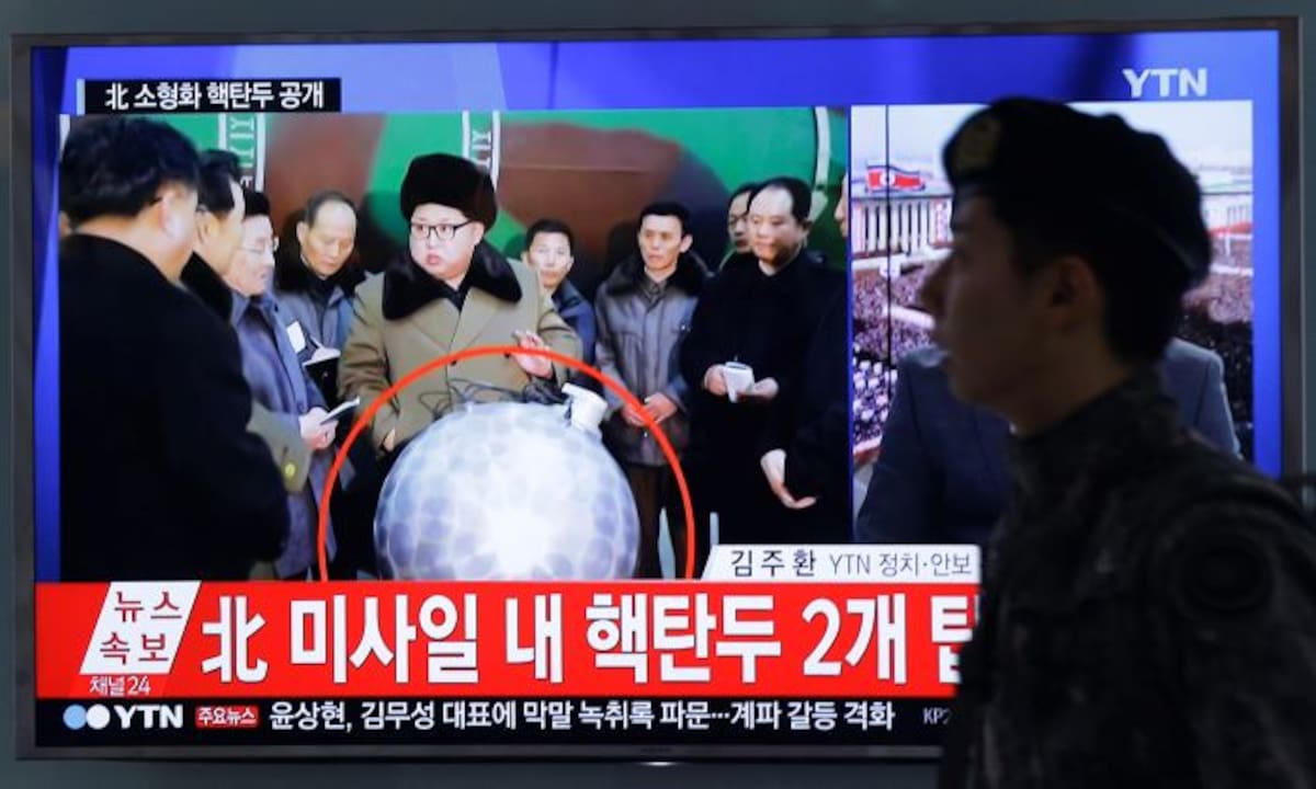 Corea del Norte causó un nuevo revuelo este miércoles por la difusión de una supuesta maqueta de una parte clave de una ojiva nuclear. Foto: AP
