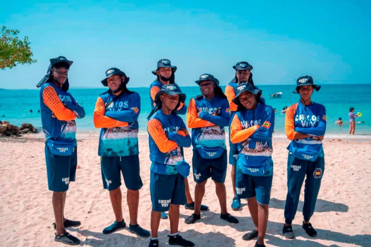 Los ‘Chicos Voy’ quieren cambiar la imagen negativa de Playa Blanca