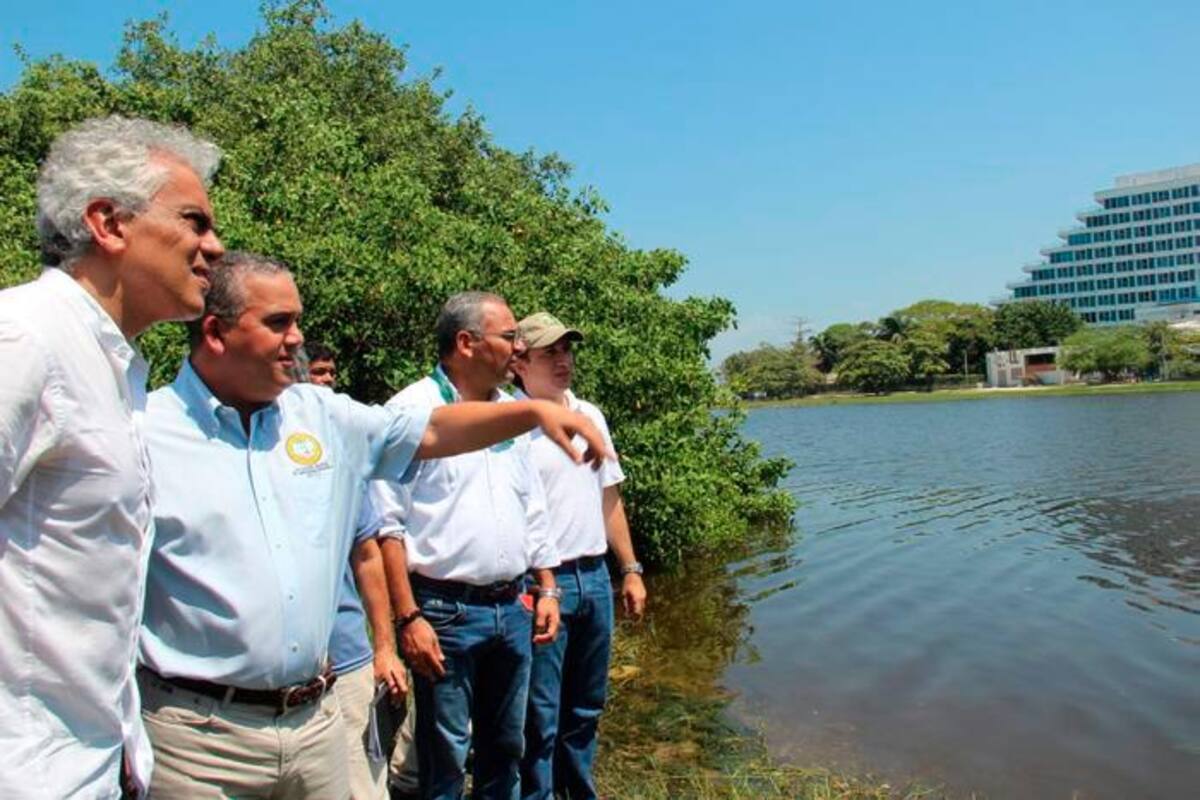 El ministro de Ambiente plantea solución para El Laguito