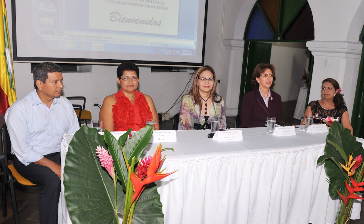 El Instituto reconoció los esfuerzos administrativos del Colegio, para modernizar y revalidar con calidad las metas propuestas durante la causa. CORTESÍA
