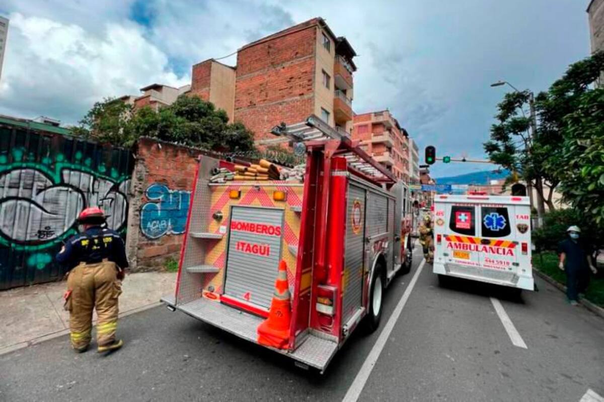 Hombre reparaba un vehículo, cilindro de gas explotó y lo mató