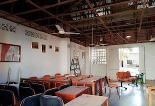 Concejales de El Carmen arreglan su sede para un entorno seguro