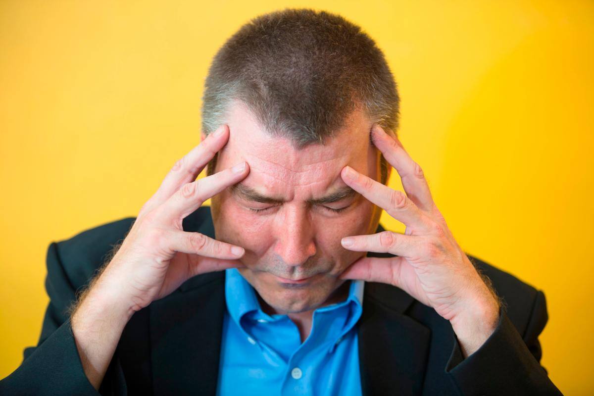 Pilas: los hombres también pueden sufrir por ataques de migraña