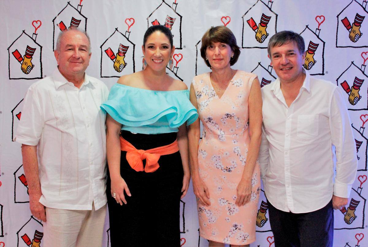 Jairo García, Diana Peña, Diana Gedeón y Santiago Cabrera.