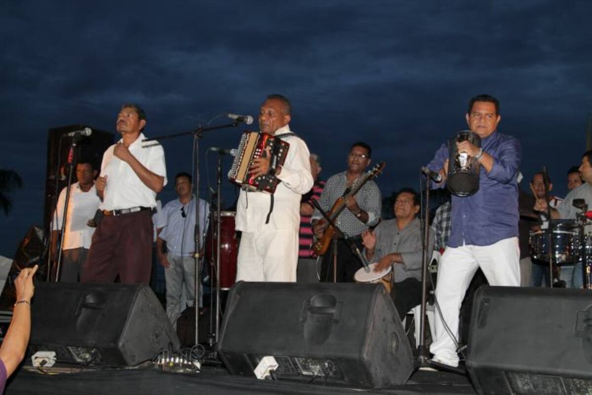 Homenaje póstumo al maestro Calixto Ochoa en la Plaza Cultural de Majagual en Sincelejo. Manuel Santiago Pérez - El Universal