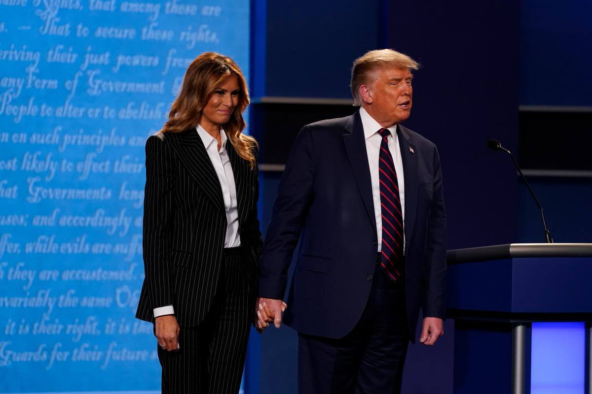 Abás desea una “rápida recuperación” a Donald y Melania Trump