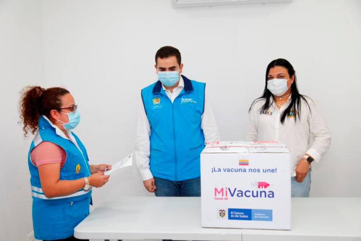 Con optimismo, así se reciben en Bolívar las primeras vacunas contra el COVID-19