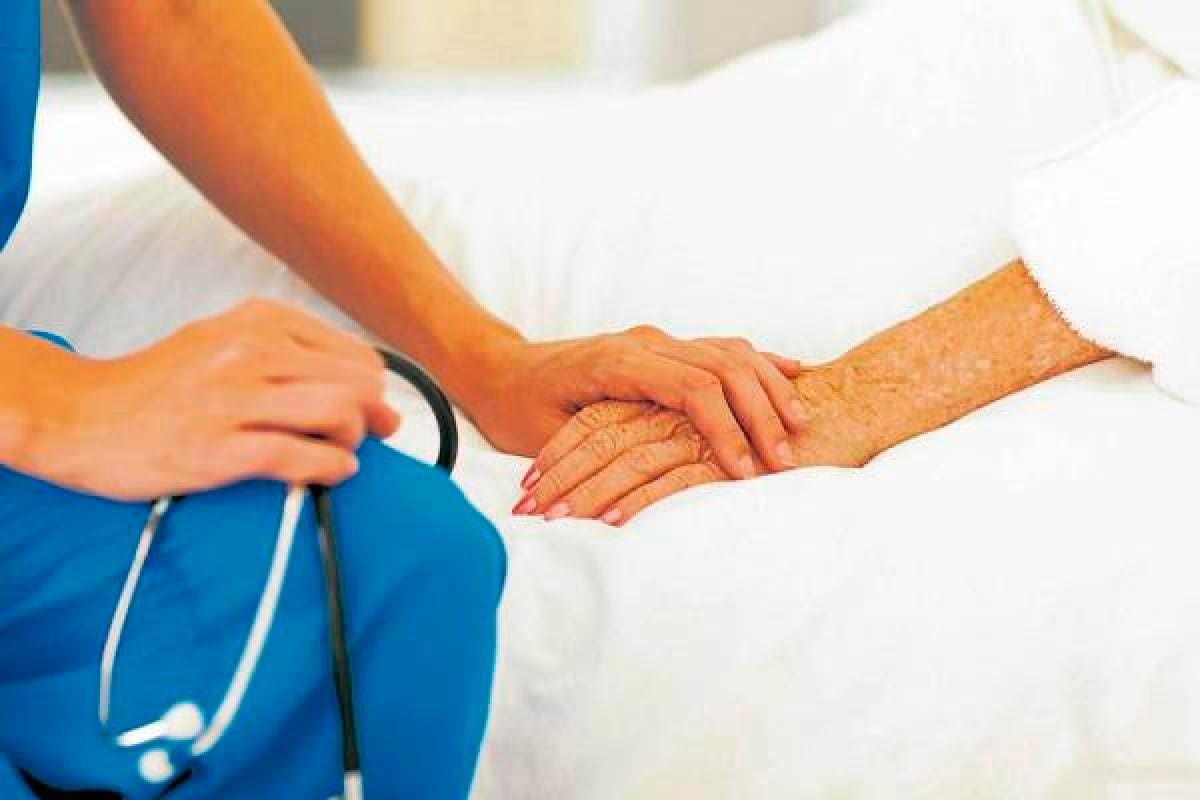Ministerio de Salud prepara documento para regular eutanasia: así funcionaría