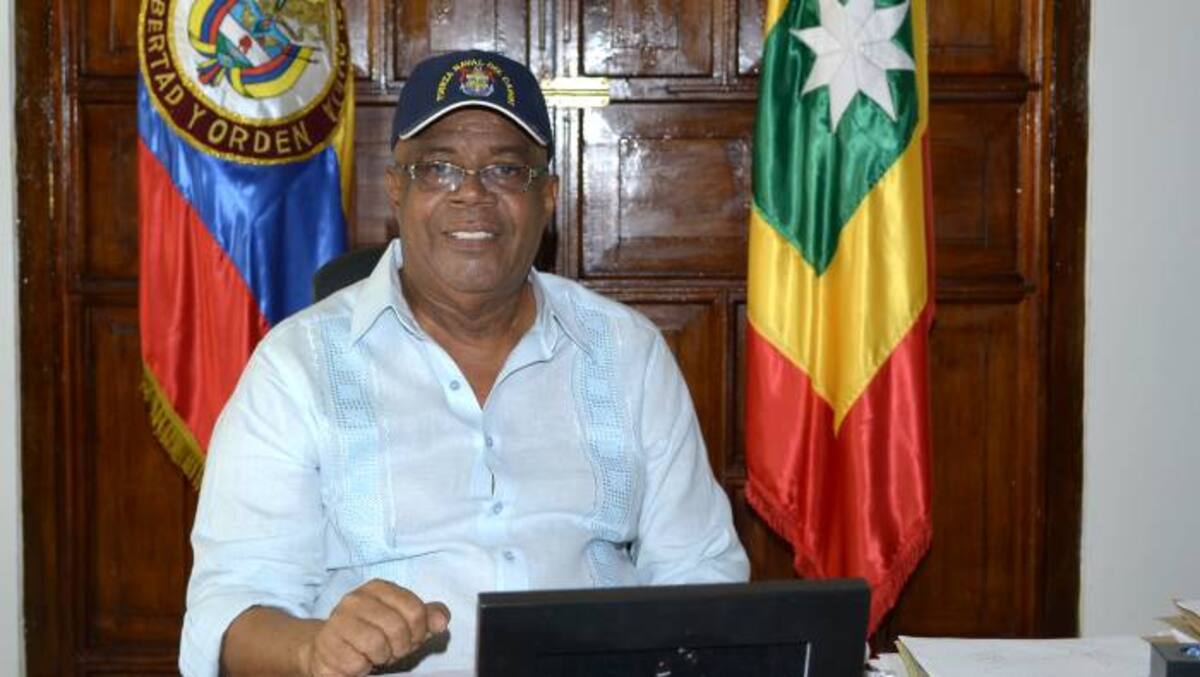 El 10 de septiembre de 2012, Campo Elías Terán Dix, alcalde de Cartagena, reveló mediante rueda de prensa que padece cáncer de pulmón y que se encuentra en la fase inicial de la enfermedad.