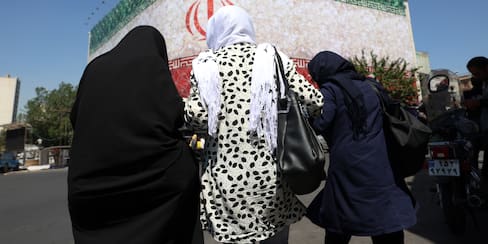 Irán castiga con 74 latigazos a una artista por presentarse sin velo en internet
