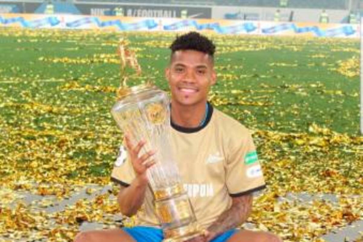 Cartagenero Wílmar Barrios celebró su primer título con el Zenit