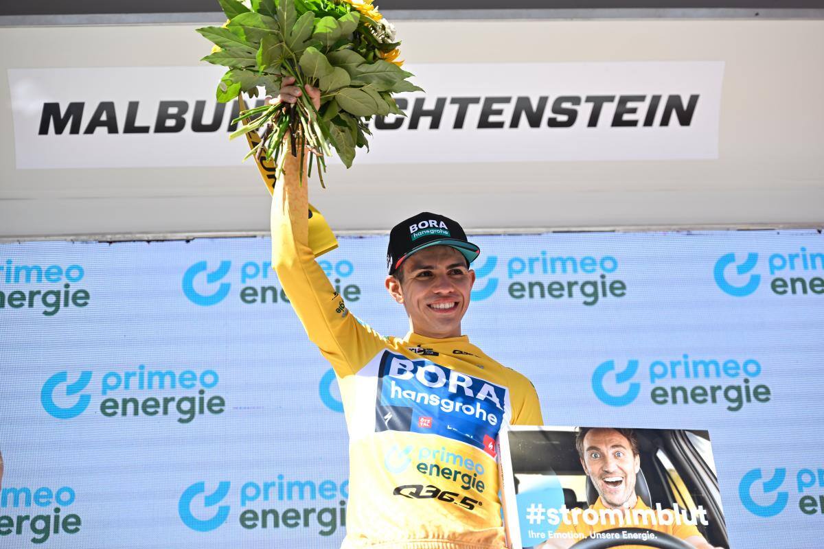 Sergio Higuita asume el liderato de la Vuelta a Suiza