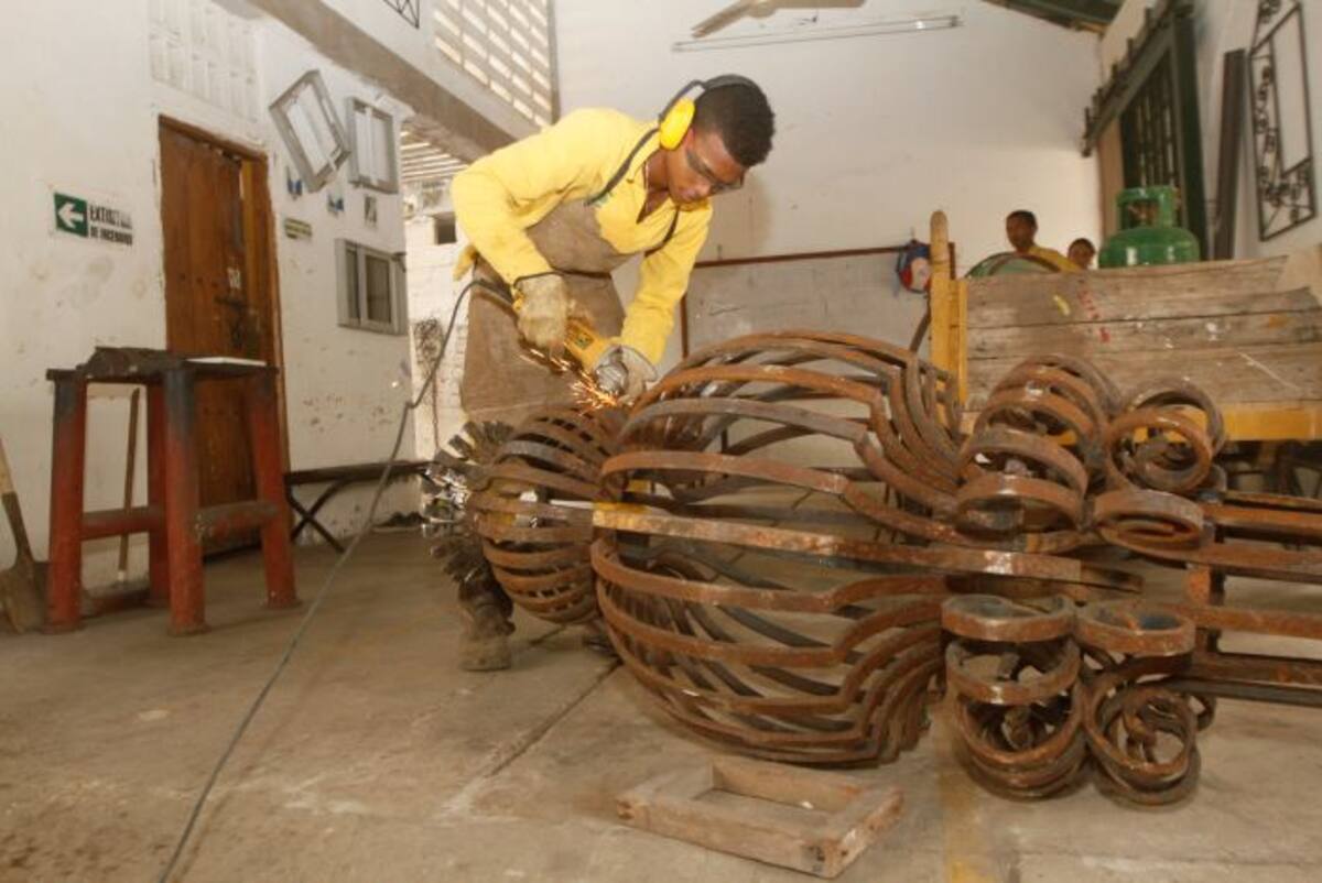 La farola es una estructura de hierro. JULIO CASTAÑO - EL UNIVERSAL