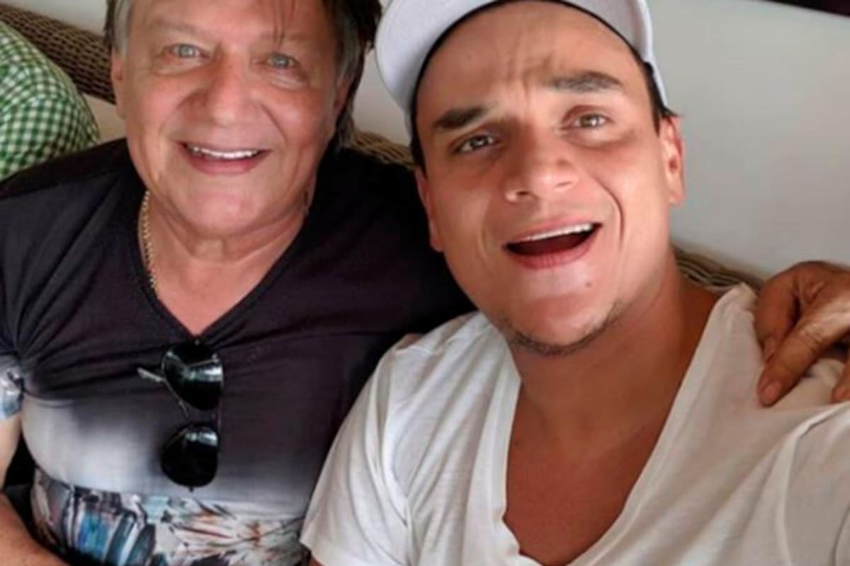Papá de Silvestre Dangond celebra su vacuna contra el COVID-19