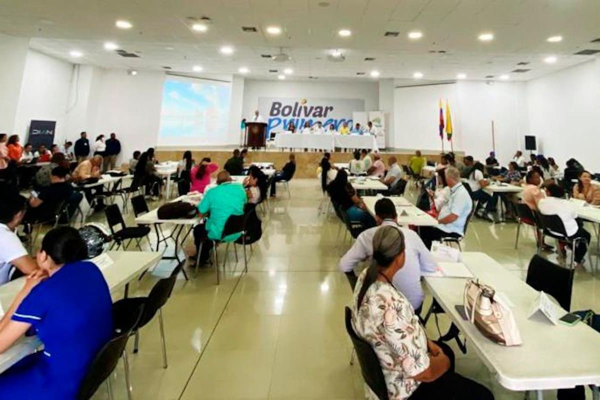 Encuentro de Compras Públicas en Bolívar: suscritos 24 acuerdos