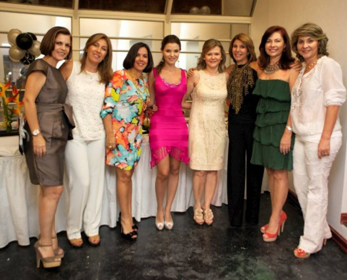 Ana Amelia Vélez, Katyna Dáger, Mercelena Berrío, Catalina Araújo, Gretel de Araújo, Gina de Navas, Chica Morales y Patricia Navarro.