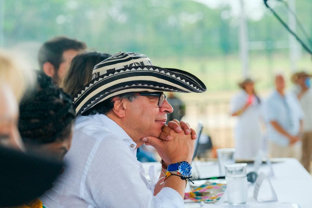 “En Barranquilla están reuniendo 100 mil millones para tumbarme”: Petro