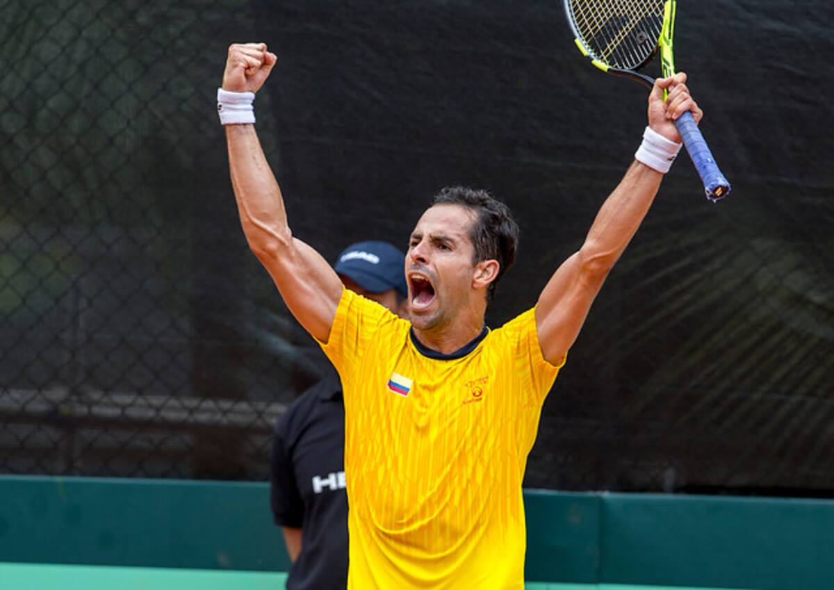 Colombia logró este domingo su paso por quinta vez al play-off de ascenso al Grupo Mundial de Copa Davis tras la victoria por 3-1 ante Chile, que se consolidó con el triunfo de Santiago Giraldo ante Christian Garín en el Country Club Ejecutivos de Medellín. Colprensa