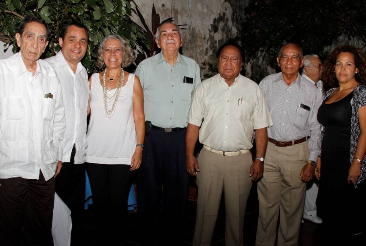 Edilberto De La Espriella, Hernán Urbina, Manuela Berrocal, Jaime Barrios, Gustavo Burgos, Benjamín Blanco y Miroslava Fuentes.