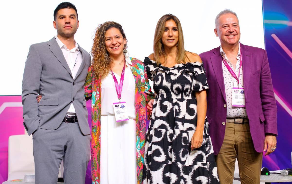 Patricio Molloy, Nathalie Vélez, Ana María Padrós y Néstor Cotignola.