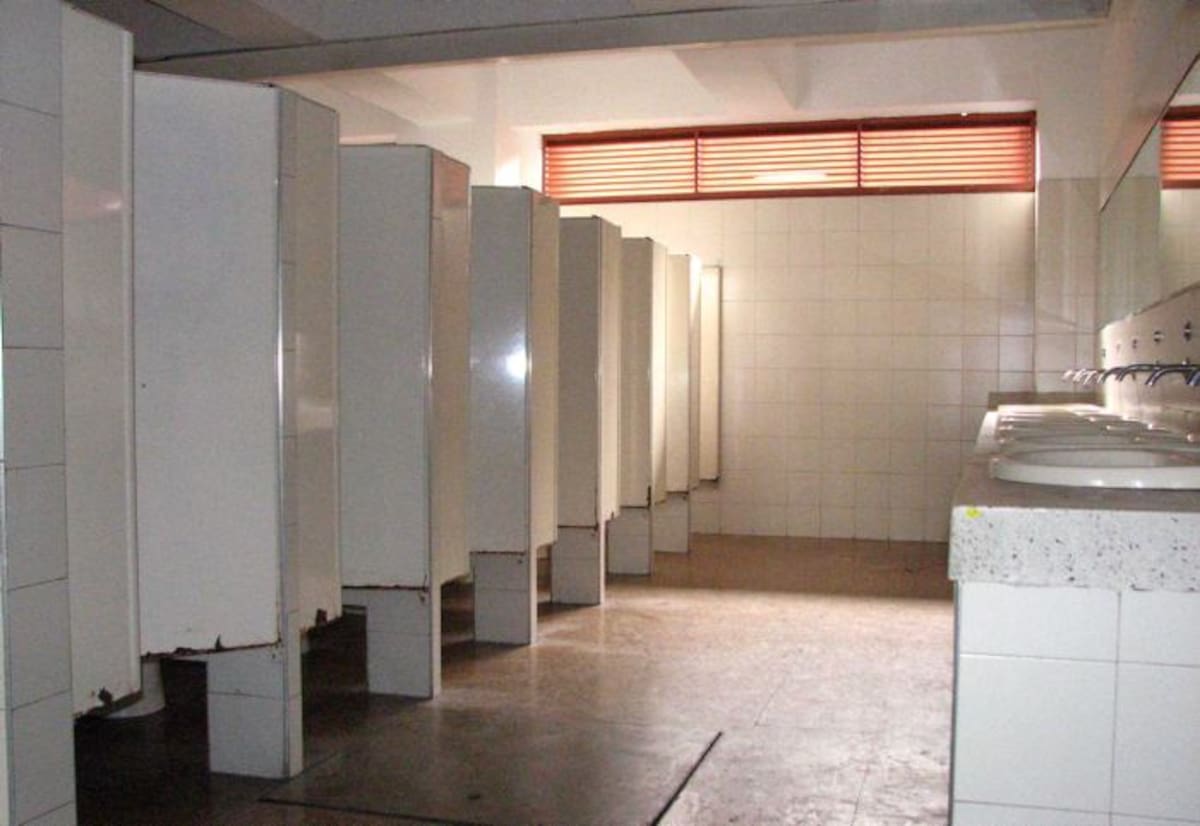 A los establecimientos comerciales que no presten el servicio de baños se les impondrá una Multa General Tipo 1, correspondiente a $98.362 (4 SMDLV) o suspensión temporal de actividad. ARCHIVO