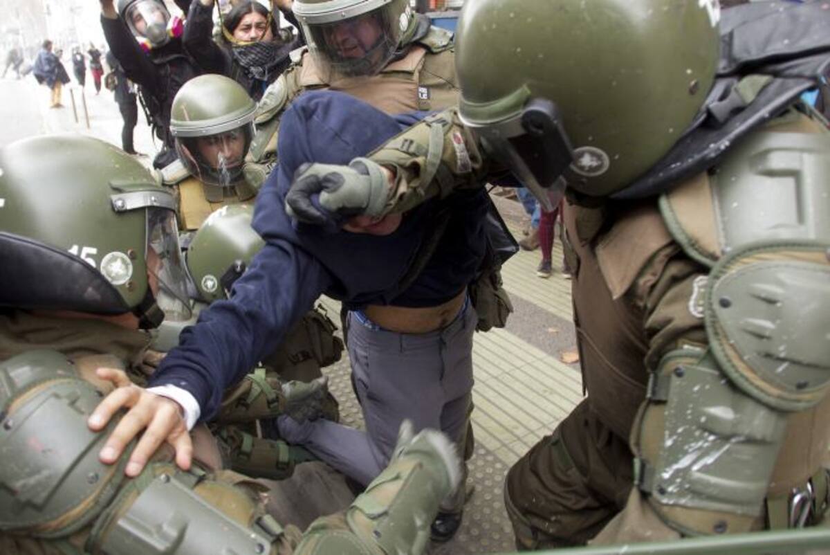 En las protestas se presentaron enfrentamientos con la Policía. AFP Claudio Reyes